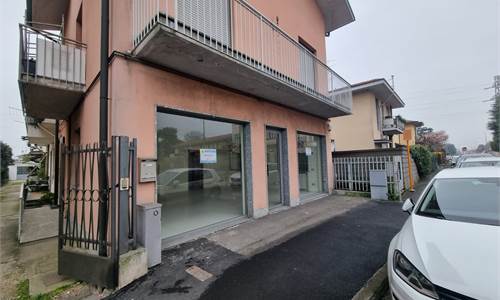 BRUGHERIO NEGOZIO 2 VETRINE IN AFFITTO